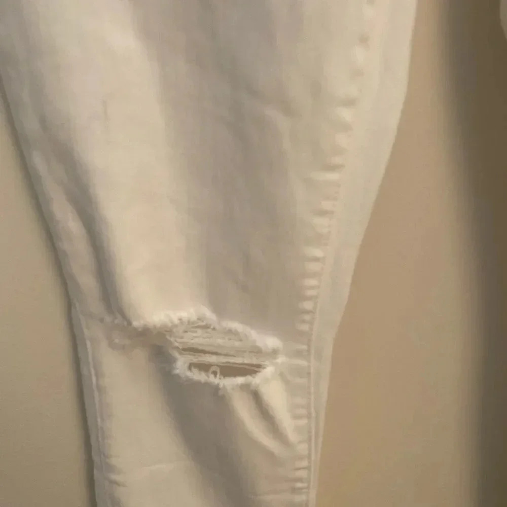 Current/Elliott White Stiletto Cut Jeans - Picture 9 of 9